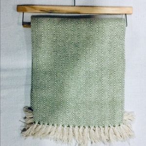 Livinparadise cotton Throw size - 50 by 60 inch..